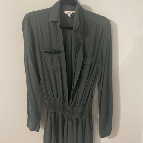 BCBG clove long sleeve romper - Picture 3 of 3